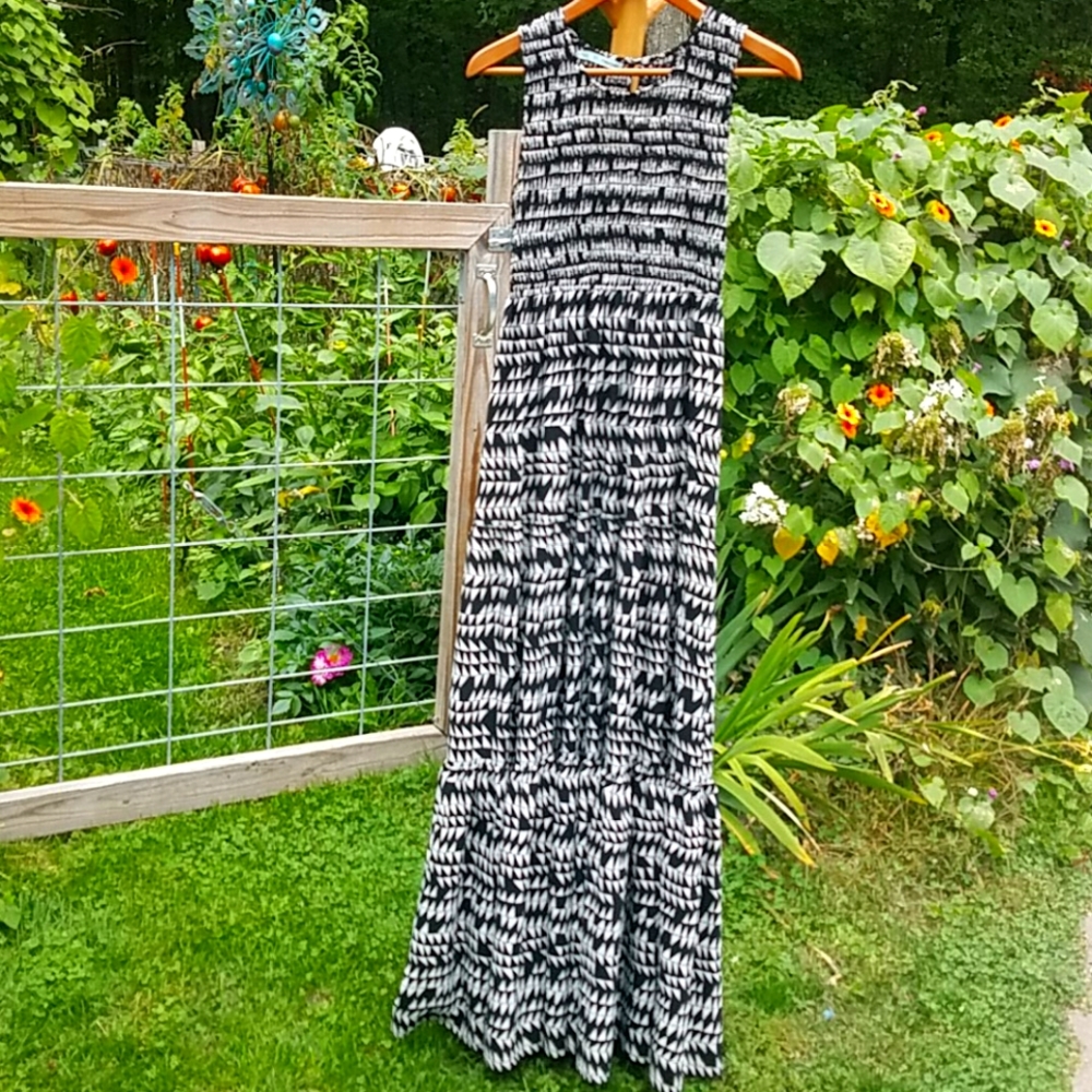 Sleeveless maxi dress
